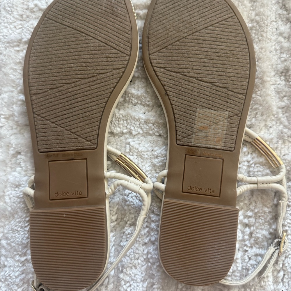 Elegant Cream Sandals - Picture 5 of 9